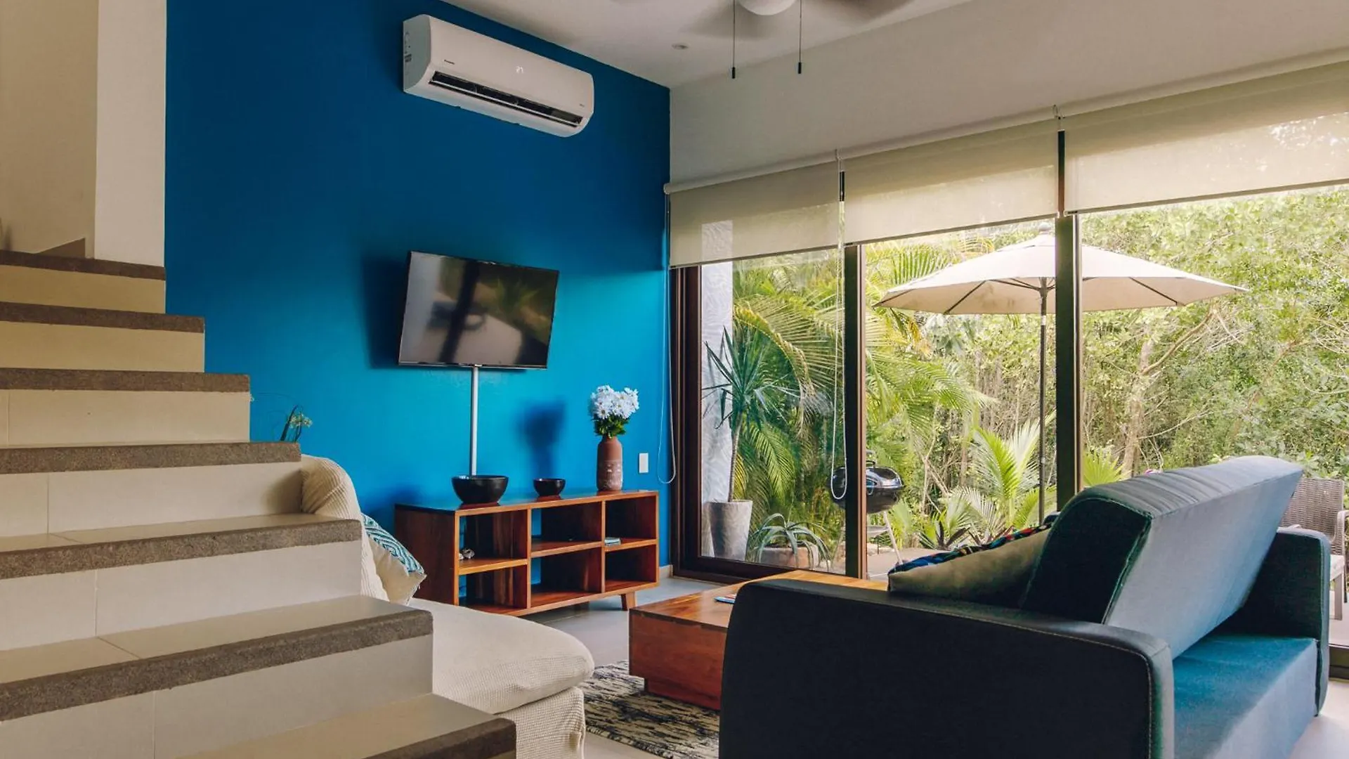 Beachside Bliss Modern 3Story Villa With Deck And Grill Акумаль