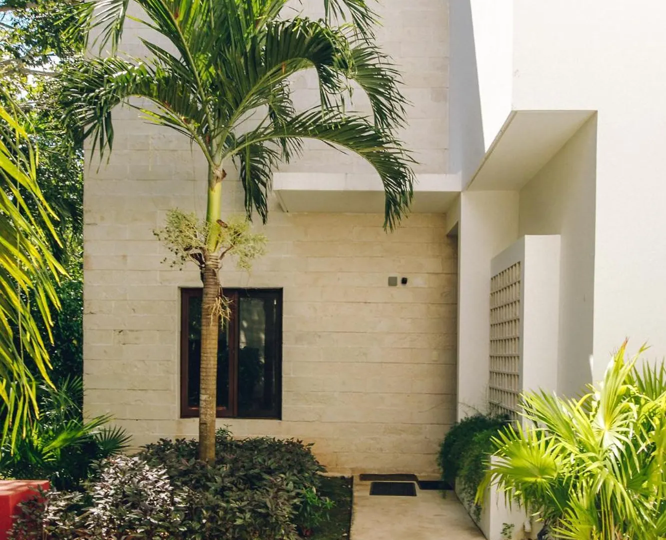 Апартаменты Beachside Bliss Modern 3Story Villa With Deck And Grill Акумаль Мексика